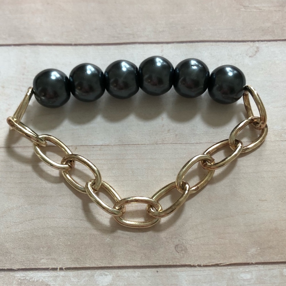 NWT Gunmetal gray pearl & chain bracelet